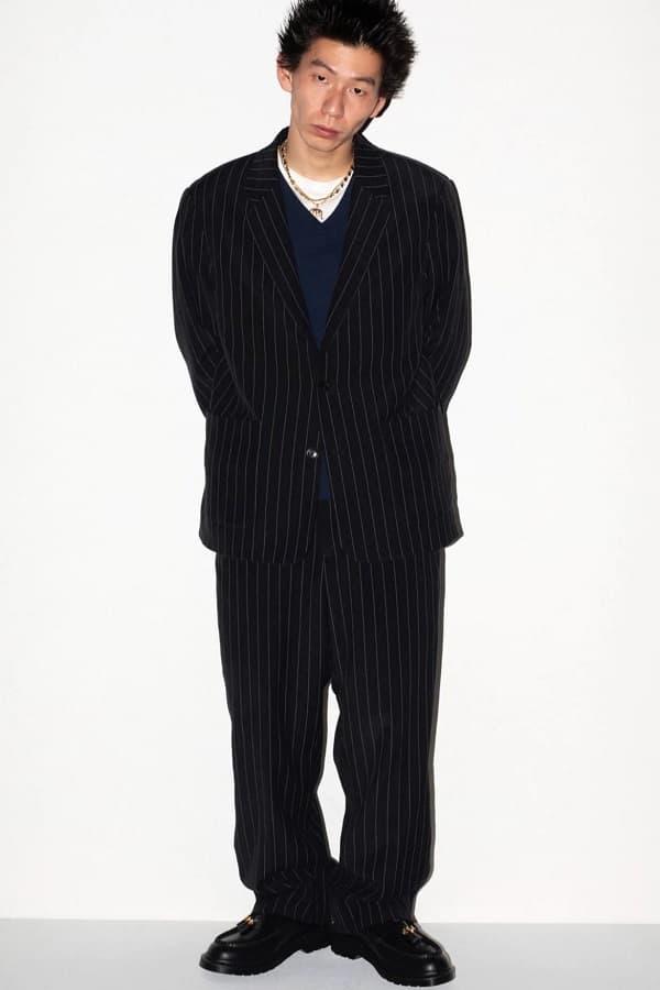 付属品全て捨てましたSupreme Lightweight Pinstripe suit