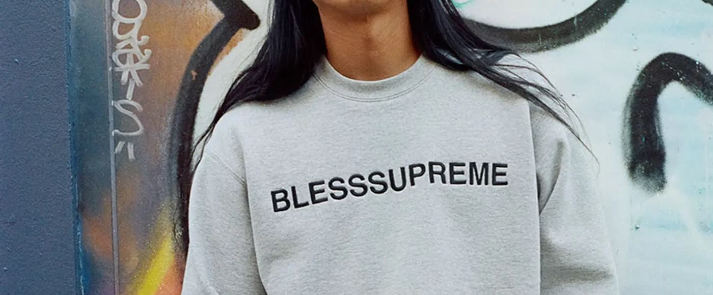 シュプリームSupreme®/BLESS Crewneck Mサイズ 灰色 新品